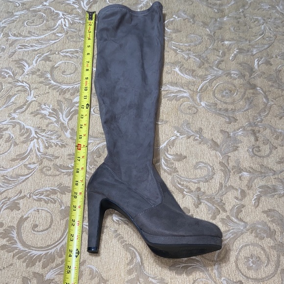 New Direction Faux Suede Pull On OTK Boots 8 1/2 - Picture 9 of 10